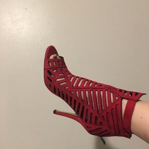 Red strappy heels, women’s 10